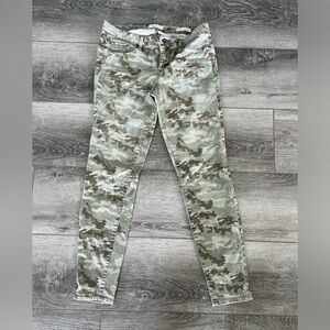 Jessica Simpson size 30 skinny camo jeans